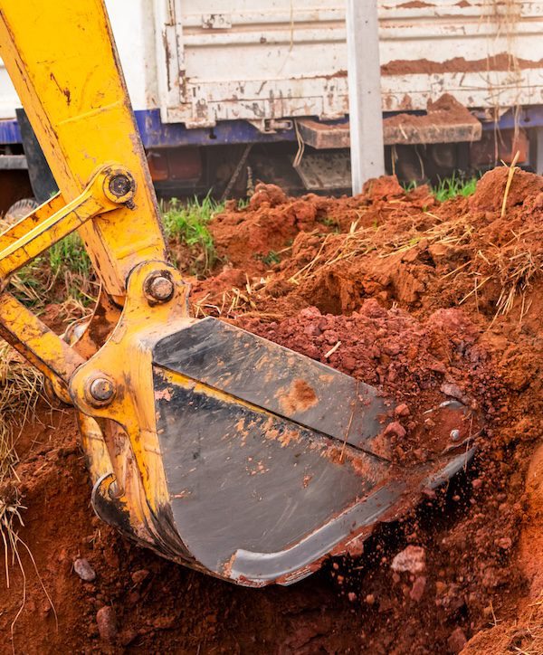 Excavator for Dirt Hauling in South Carolina